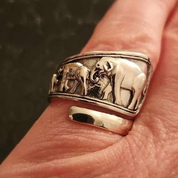 Silver elephant adjustable spoon ring - Picture 2 of 7